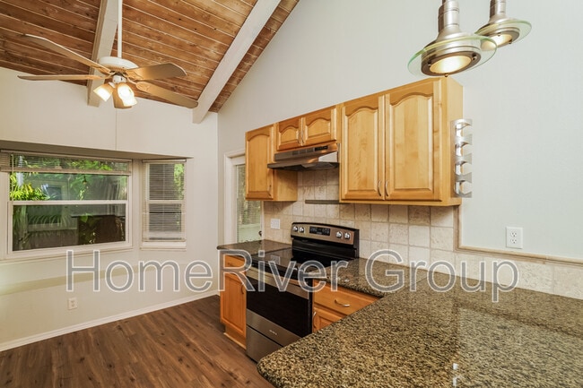 Foto del edificio - 5743 Eden Ln