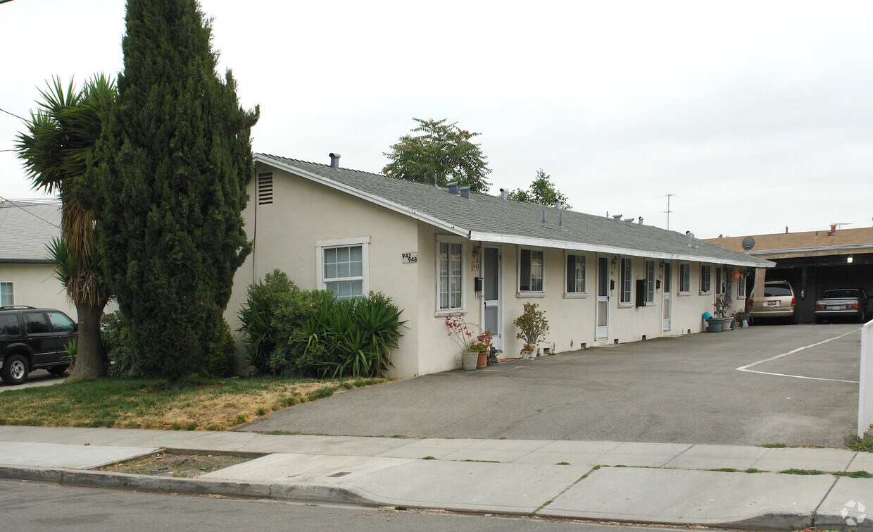 Primary Photo - 942 Di Giulio Ave
