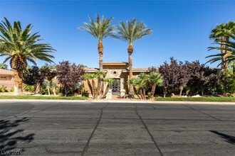 Building Photo - 549 Regents Gate Dr