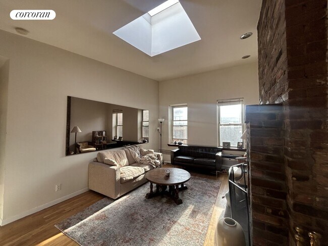 Foto del edificio - 413 E 85th St