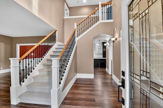 Building Photo - 3bd/2.75ba Renton Home