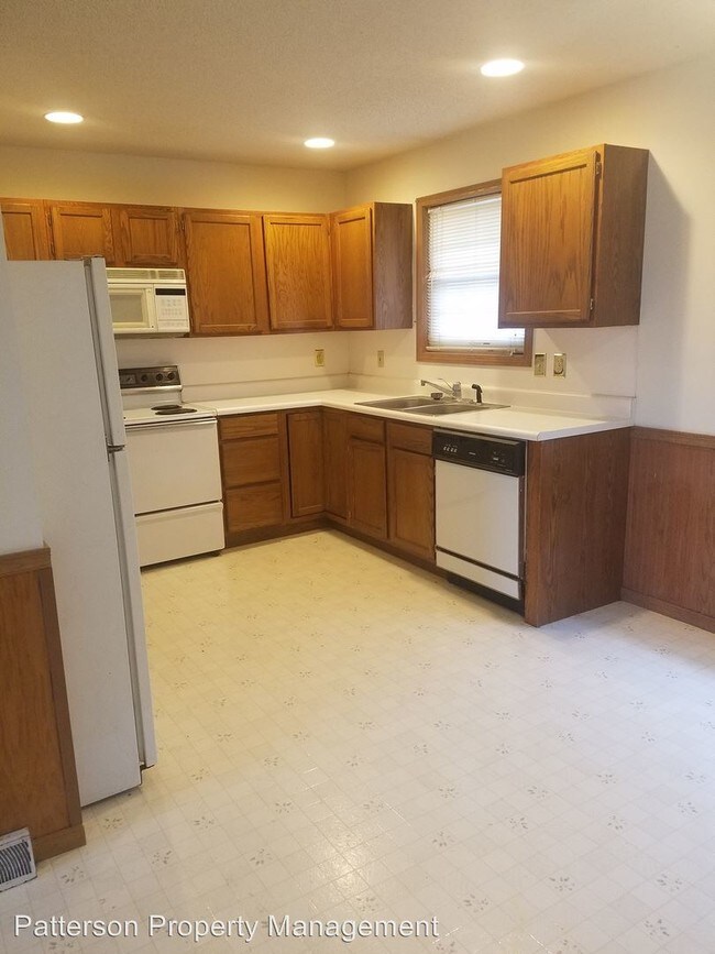 Building Photo - 5200 Collier Ct
