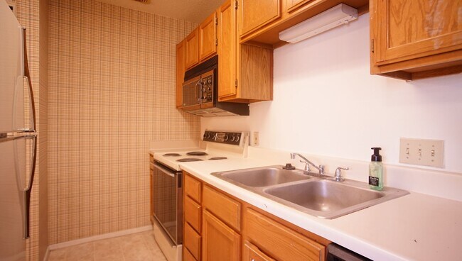 Foto del edificio - Charming 1/1 in Gated Community