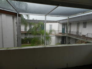 Building Photo - 7 Greenway Village N