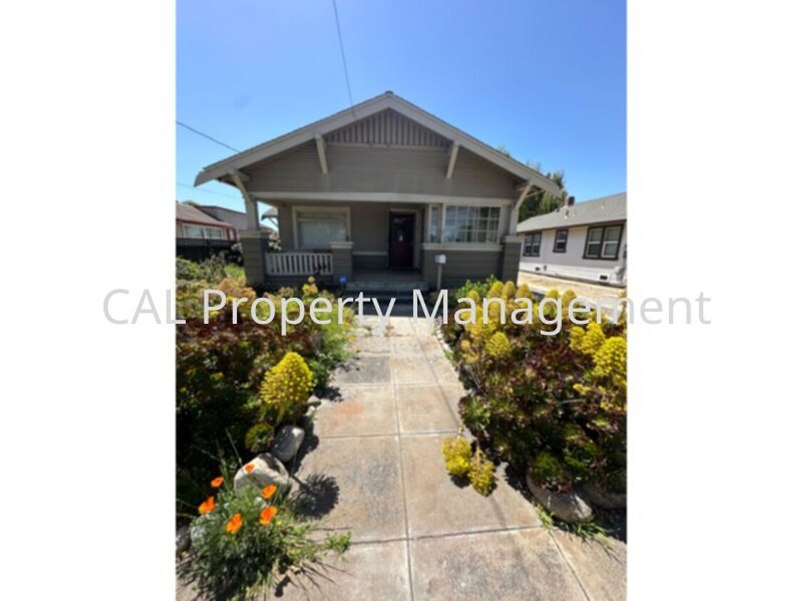 Primary Photo - 3 bedroom home for rent in South Salinas