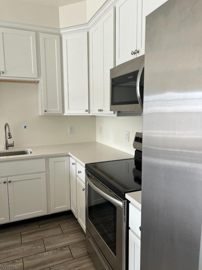 Building Photo - 76 Franklin Ave