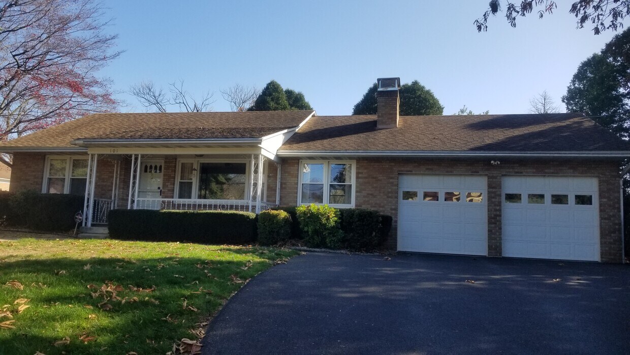 Foto principal - 101 Lorane Rd