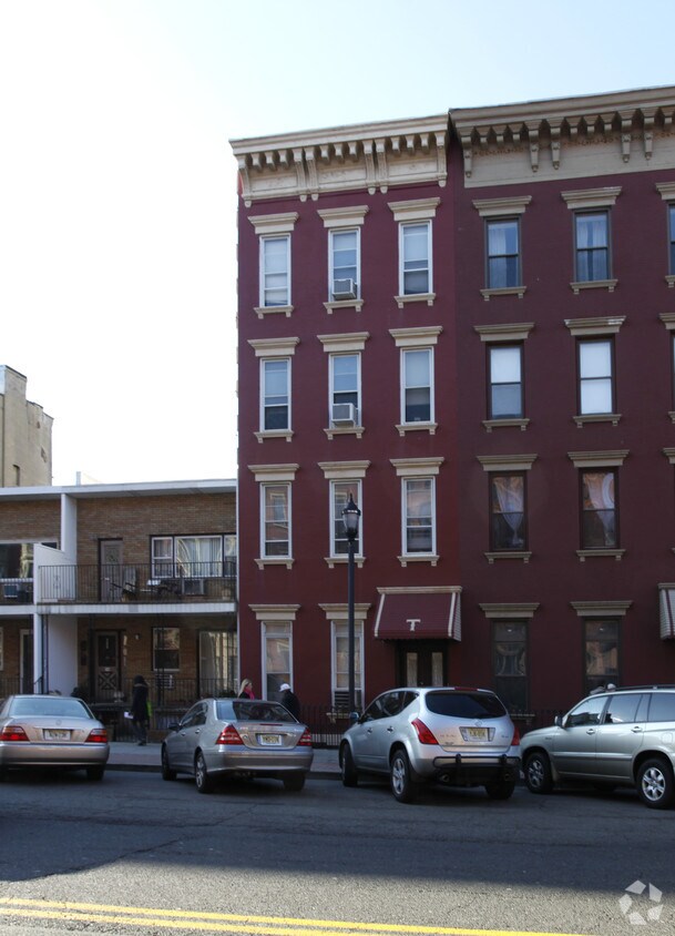 Foto del edificio - 822 Washington St