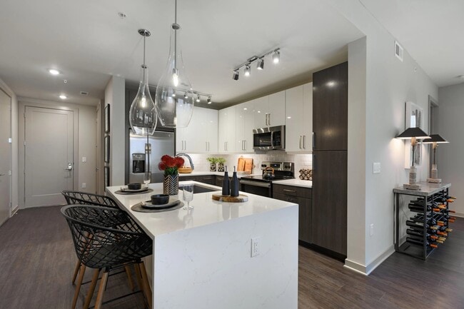 Building Photo - 1115 Town Creek Dr
