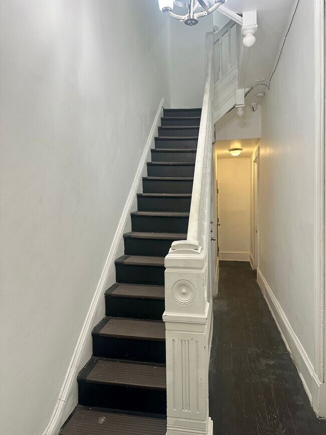 Building Photo - 2211 N Charles St