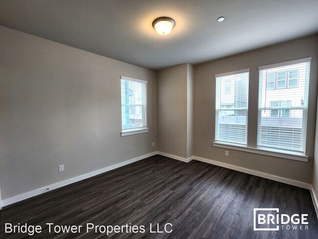 Building Photo - 4 br, 3.5 bath House - 18508 Centro Row