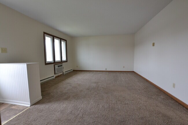 Building Photo - Adorable 2 Bedroom Apartment in Coal City