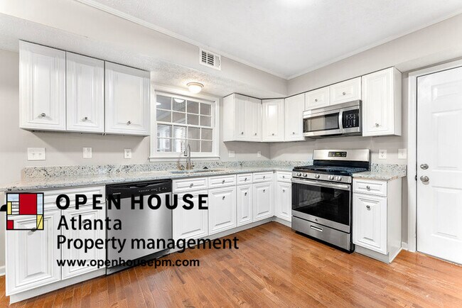 Building Photo - 1028 Pine Cove Dr SW, Lilburn