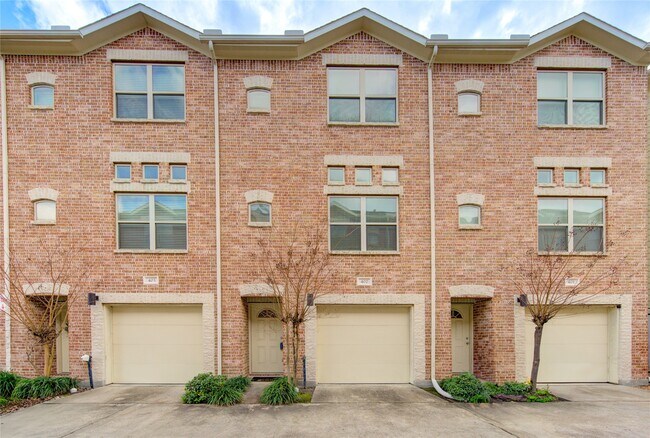Foto del edificio - 2710 Hullsmith Dr