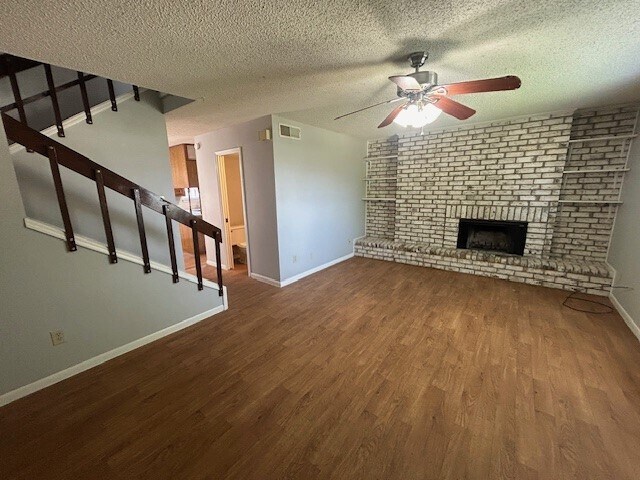 Foto del edificio - 336 Mill Creek Rd