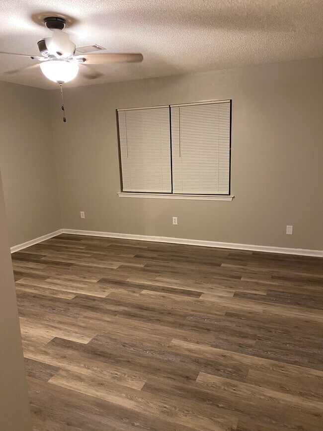 Building Photo - 108 Marsh Landing Dr