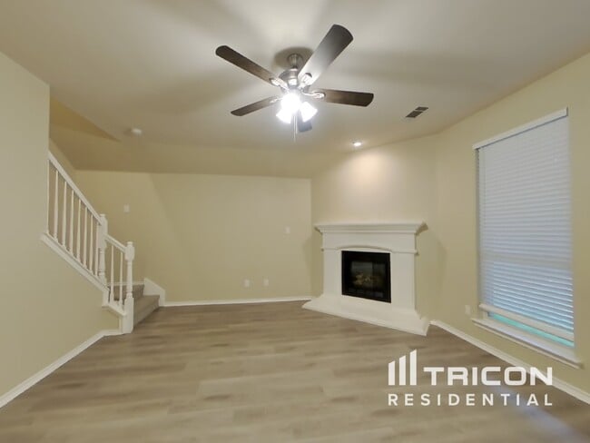 Building Photo - 1505 Parkside Dr