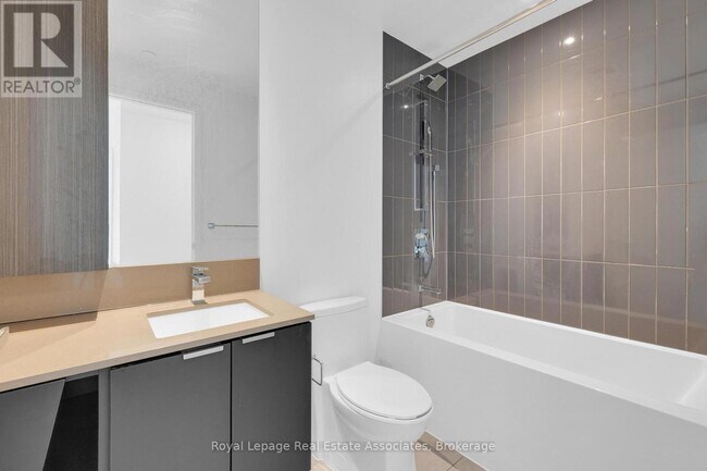 Building Photo - 3883 Quartz Rd