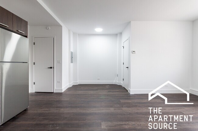 Building Photo - 1553 W Hollywood Ave