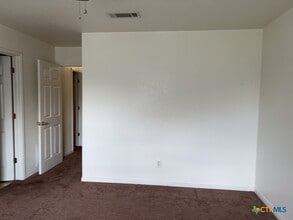 Building Photo - 308 Cedar Ridge Dr