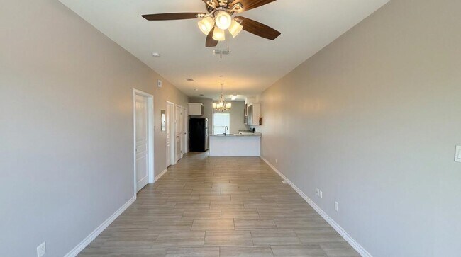 Foto del edificio - 5601 Cuenca Dr