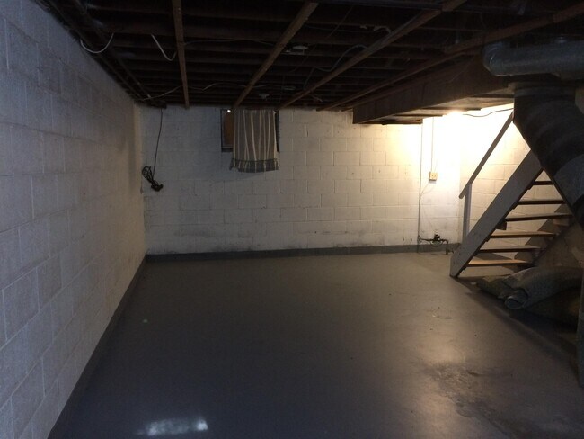 Building Photo - 1231 W Mullan Ave