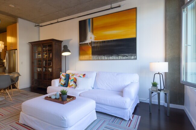Sala de estar - 1255 NW 9th Ave
