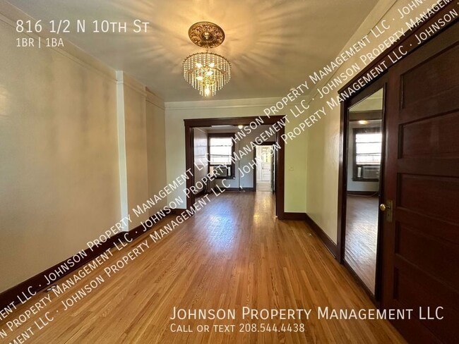 Building Photo - Check out this Vintage Apartments in Histo...