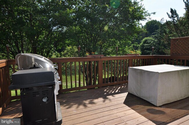 Foto del edificio - 7523 Heatherton Ln