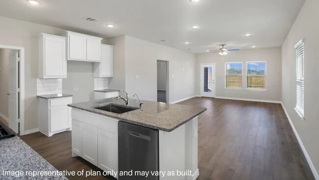 Building Photo - 325 Willowmore Dr