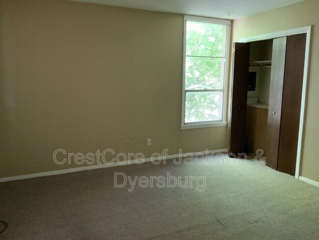 Building Photo - 818 N Highland Ave