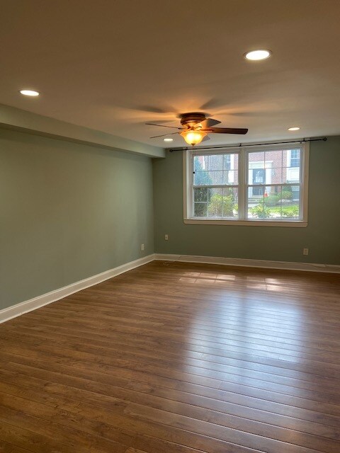 Building Photo - 355 Homeland Southway