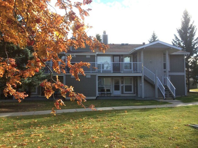 Building Photo - 1896 111A St NW