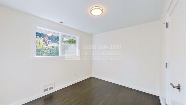 Building Photo - 7528 126th Ave NE
