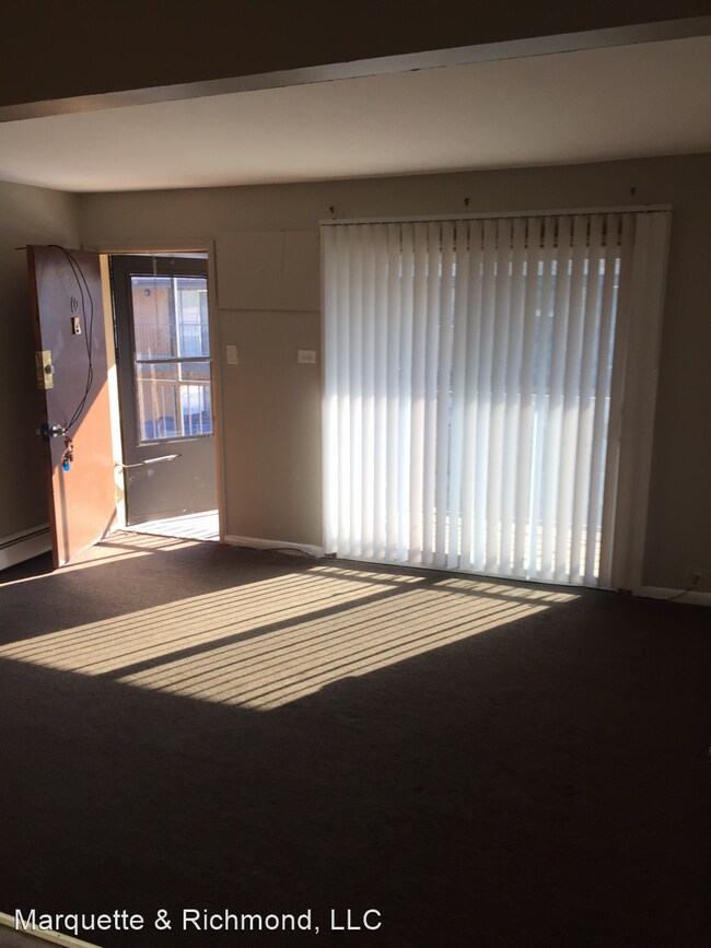 Foto del edificio - 1 br, 1 bath Apartment - 12500 S. Lincoln ...