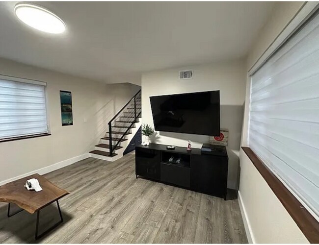 Building Photo - 394 Tamiami Canal Rd