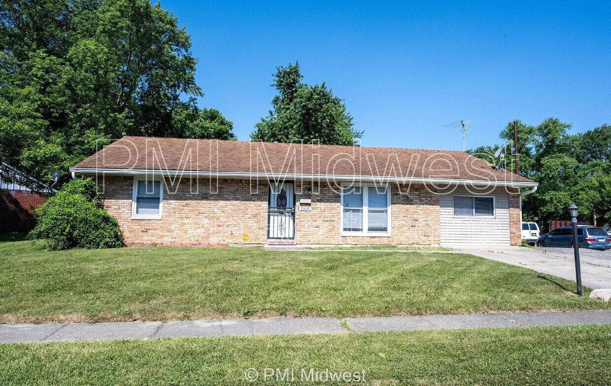 Primary Photo - 3926 Malibu Dr