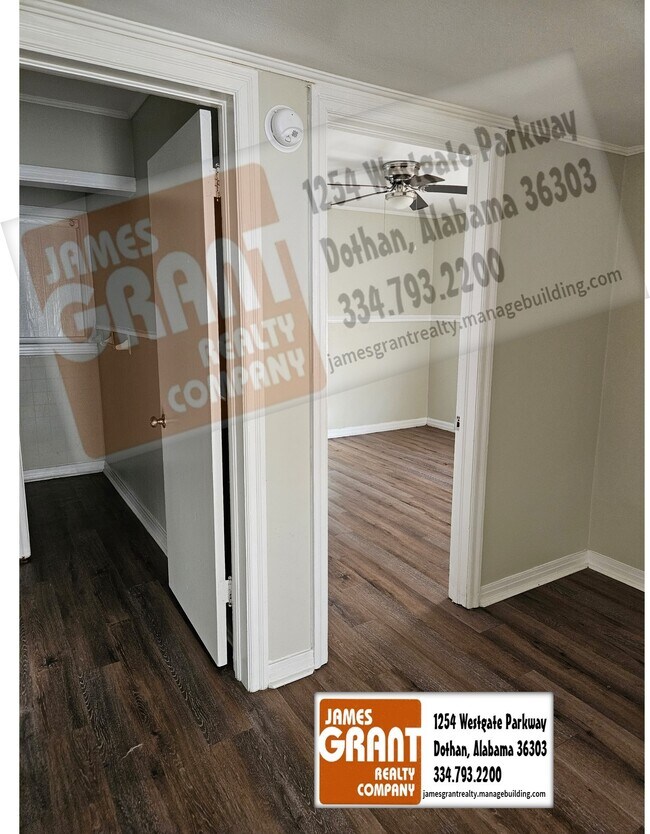 Foto del edificio - 1207 Travis Rd