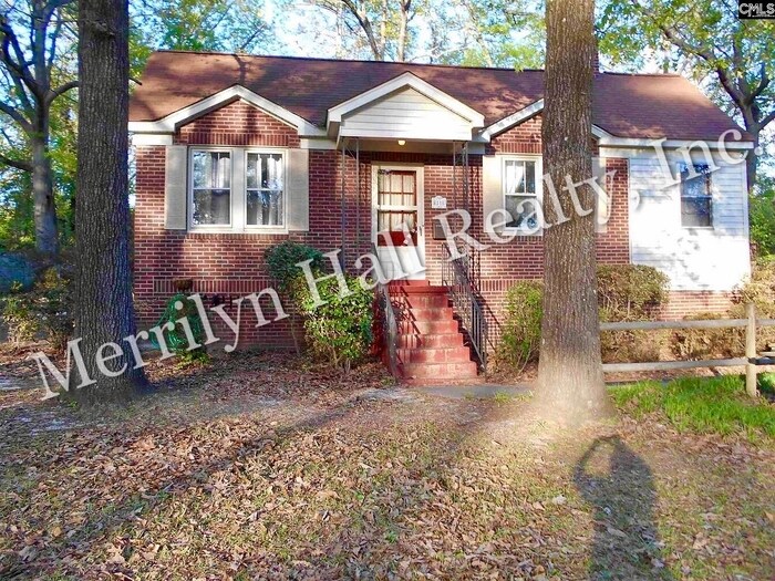 Primary Photo - Cute home with a beautiful back yard!