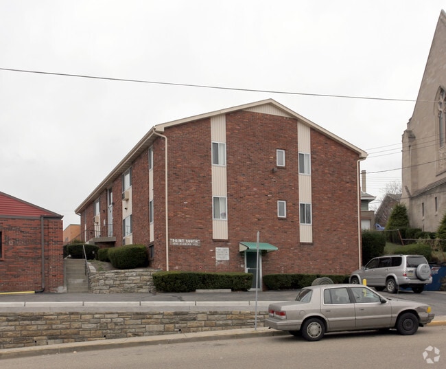 Building Photo - Point South
