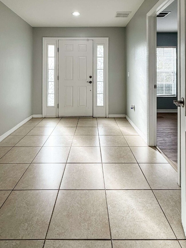 Building Photo - 10144 Arbor Run Dr