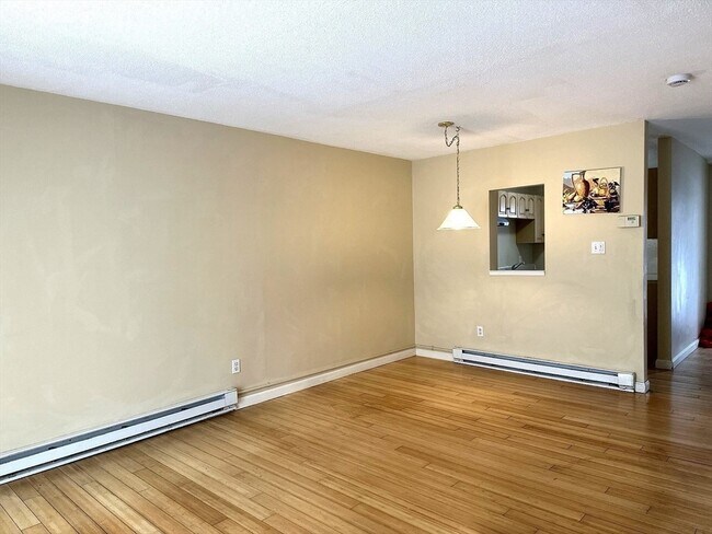 Foto del edificio - 4 Village Brook Ln