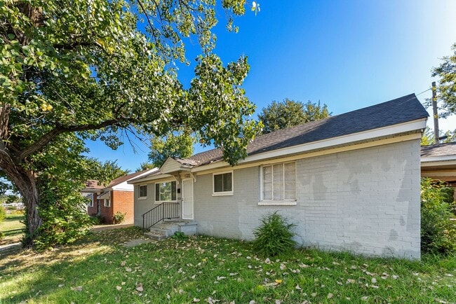 Foto del edificio - Completely Remolded 4 bedroom 2 bath home ...