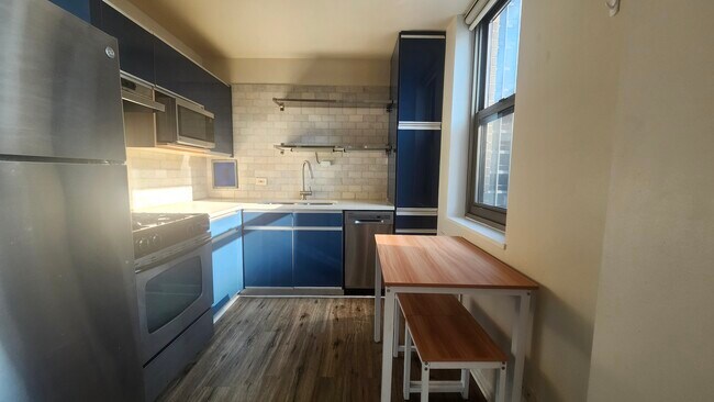 Foto del edificio - 253 E Delaware Pl