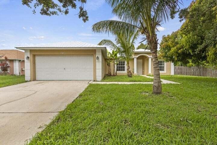 Foto principal - 2134 SW Savage Blvd
