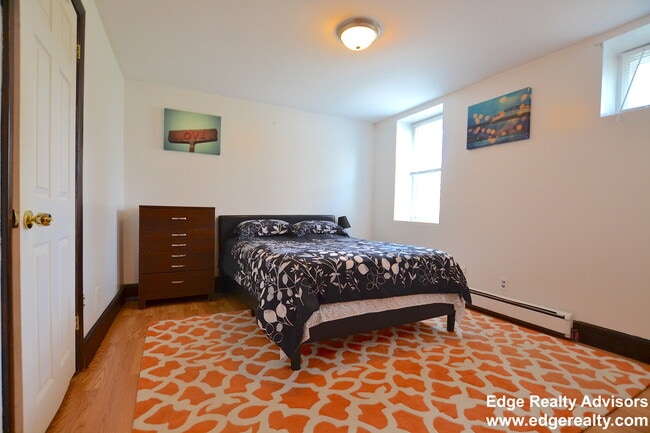 Building Photo - 57 S Crescent Circuit