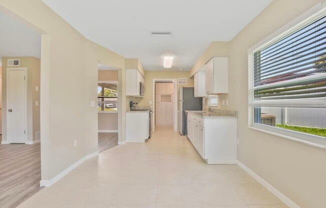 Building Photo - 520 S Perry St