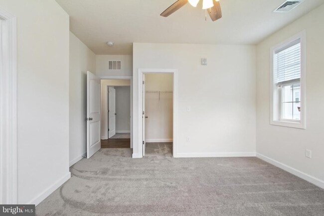 Building Photo - 115 Sienna Dr