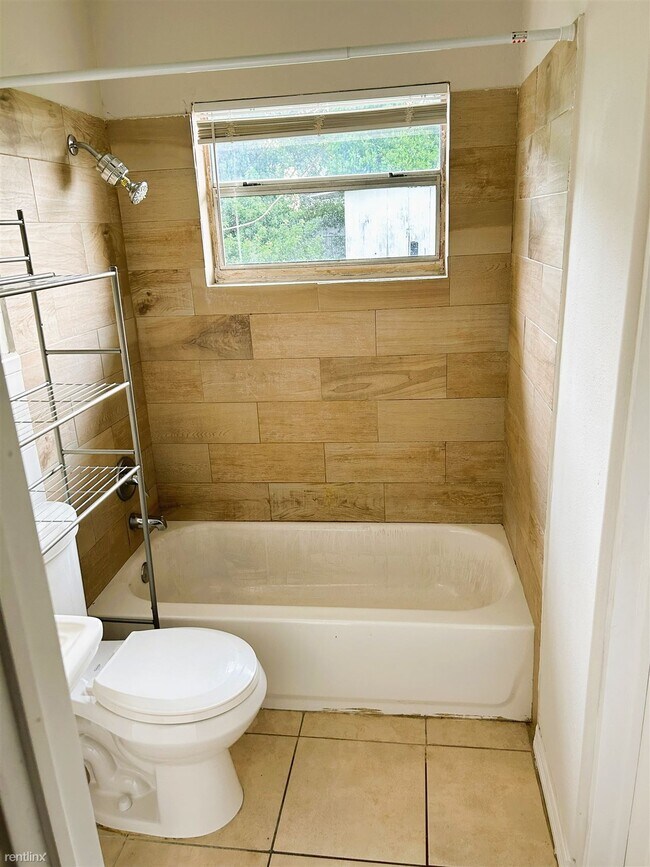 Building Photo - 3 br, 1.5 bath House - 284 17th Street Nor...
