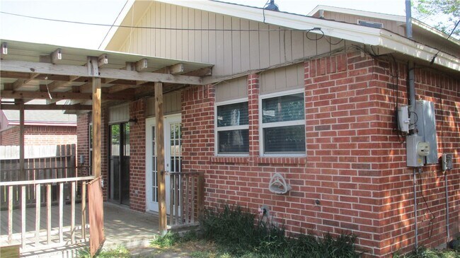 Foto del edificio - 4765 Willowick Dr